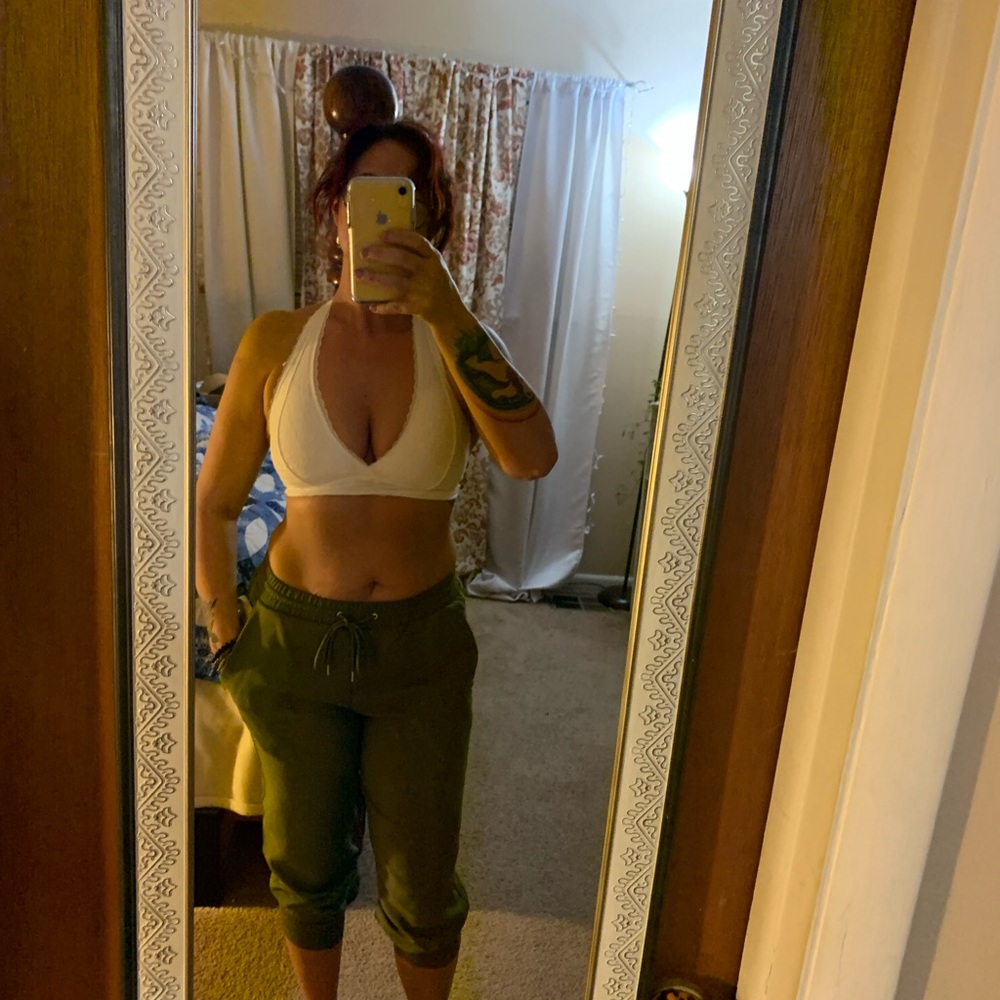Green joggers - Picture 2 of 4